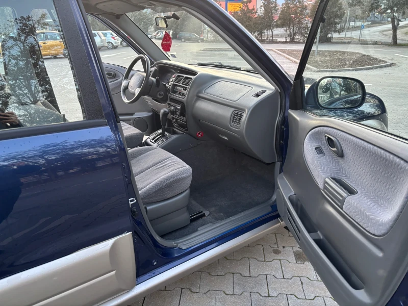 Suzuki Grand vitara, снимка 8 - Автомобили и джипове - 49067319