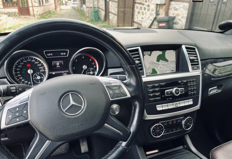 Mercedes-Benz ML 350 4Matic, снимка 15 - Автомобили и джипове - 52807322
