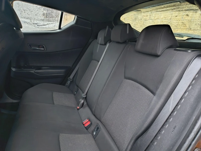 Toyota C-HR AWD, automatic, снимка 13 - Автомобили и джипове - 53030903