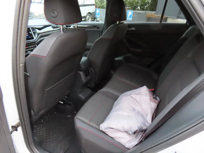 VW T-Roc 2.0TDI/190HP/SPORT/PANO/DSG/4WD/DIGI/KLESS/730g, снимка 12 - Автомобили и джипове - 53272972