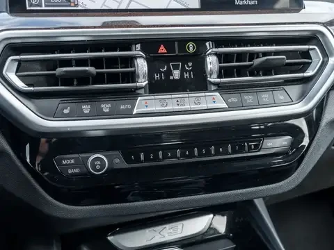 BMW X3 xDrive* 30i* Distronic* Панорама* Digital, снимка 11 - Автомобили и джипове - 55602544