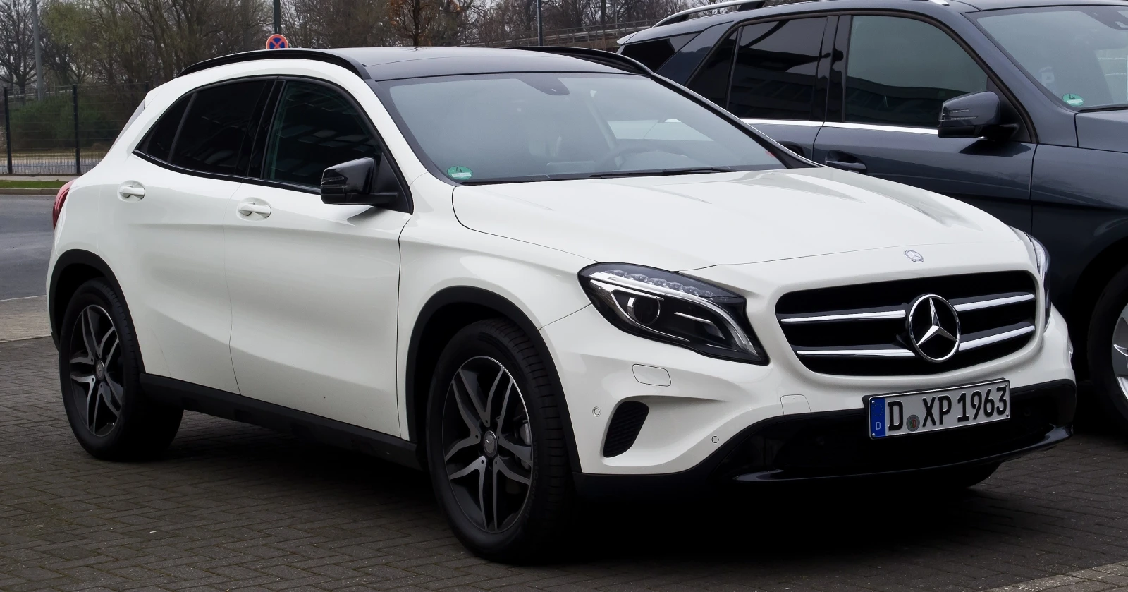 Mercedes-Benz GLA - [1] 