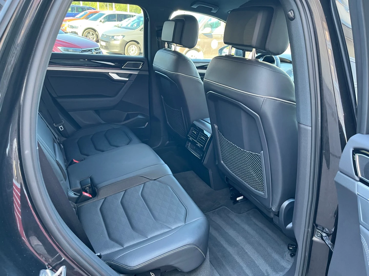 VW Touareg Elegance 3.0 V6 TDI SCR 4MOTION - изображение 6