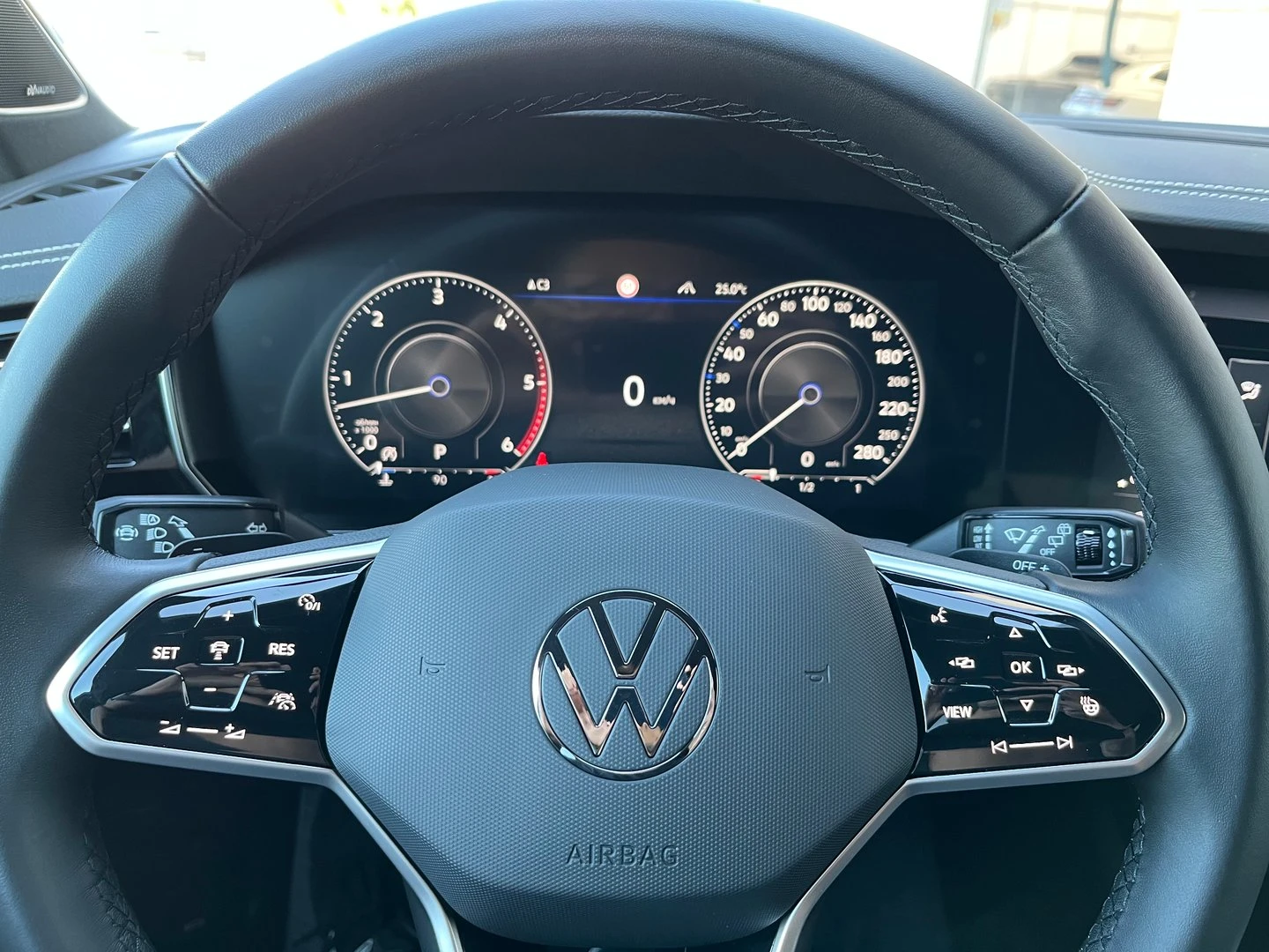 VW Touareg Elegance 3.0 V6 TDI SCR 4MOTION - изображение 10