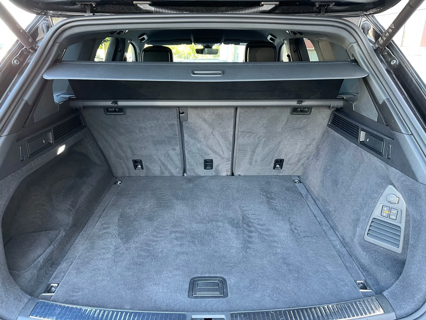VW Touareg Elegance 3.0 V6 TDI SCR 4MOTION - изображение 3