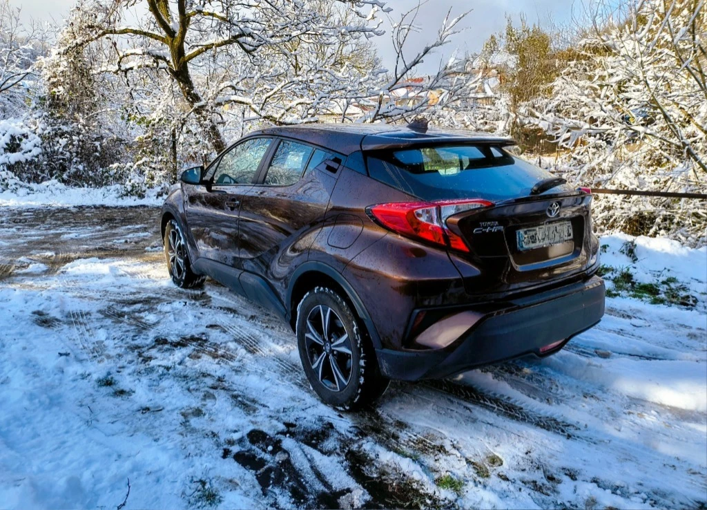 Toyota C-HR AWD, automatic - изображение 5