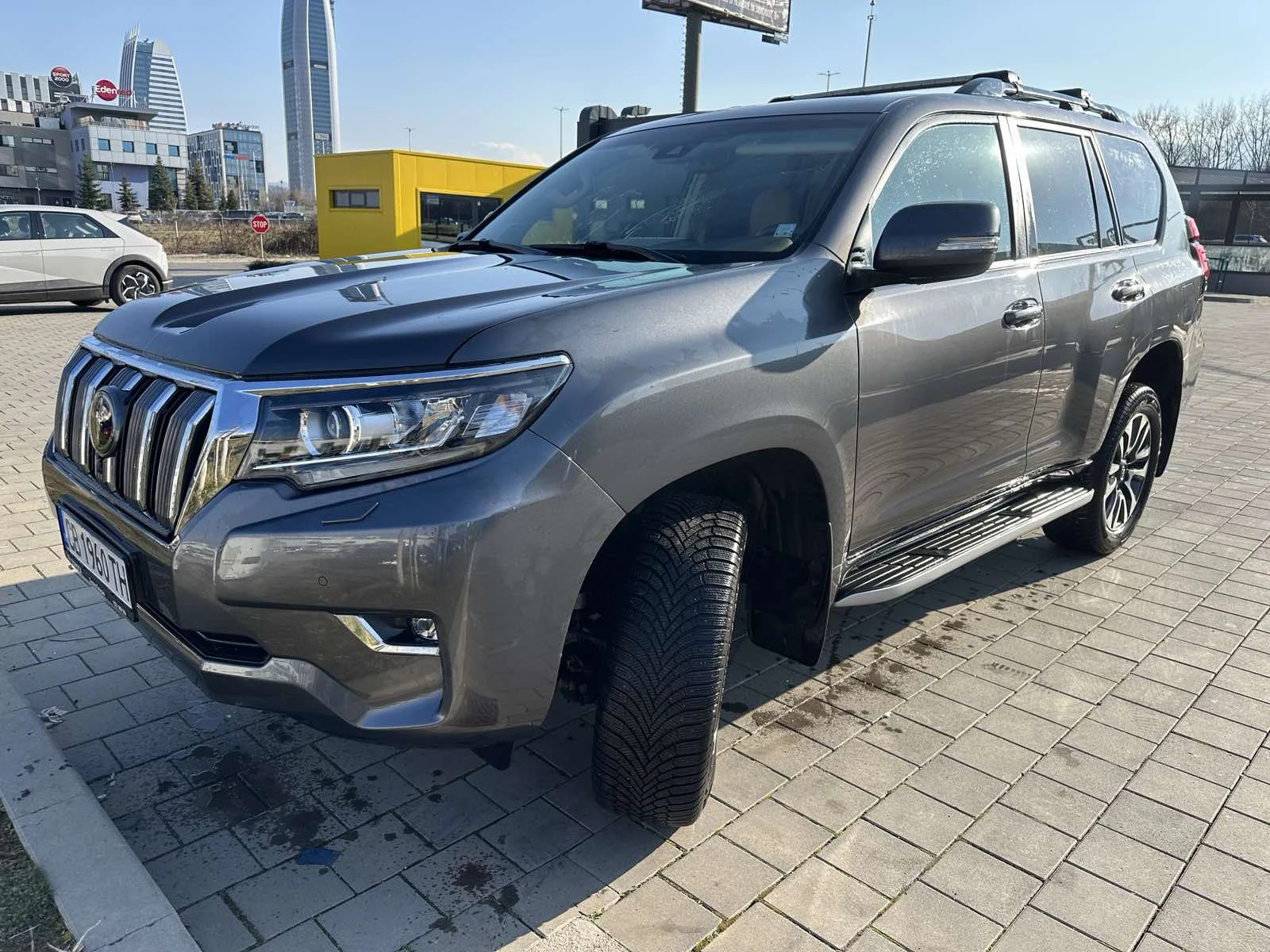 Toyota Land cruiser Luxury, снимка 3 - Автомобили и джипове - 53759188