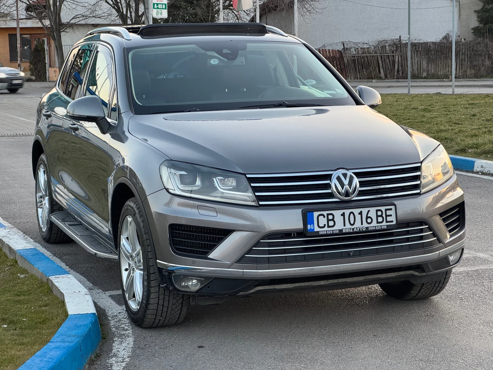VW Touareg 3.0TDi V6 FaceLift, снимка 3 - Автомобили и джипове - 53807313