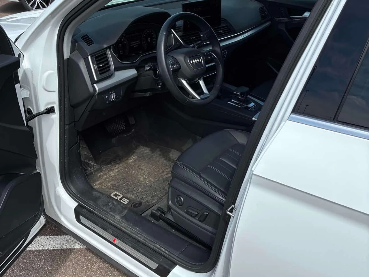 Audi Q5 * PROGRESSIV * ПАНО * ПОДГРЕВИ * KEYLESS * CARFAX, снимка 5 - Автомобили и джипове - 54512781
