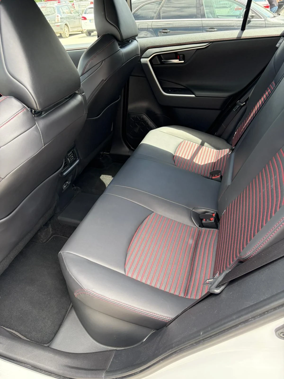 Toyota Rav4 2, 5 PHEV PLUG-in hybrid , снимка 9 - Автомобили и джипове - 54592198