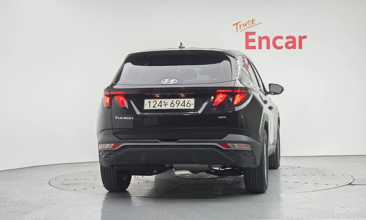 Hyundai Tucson 2.0D Modern 4x4* ПОДГРЕВ* ОБДУХВАНЕ* КАМЕРА* , снимка 4 - Автомобили и джипове - 54928981