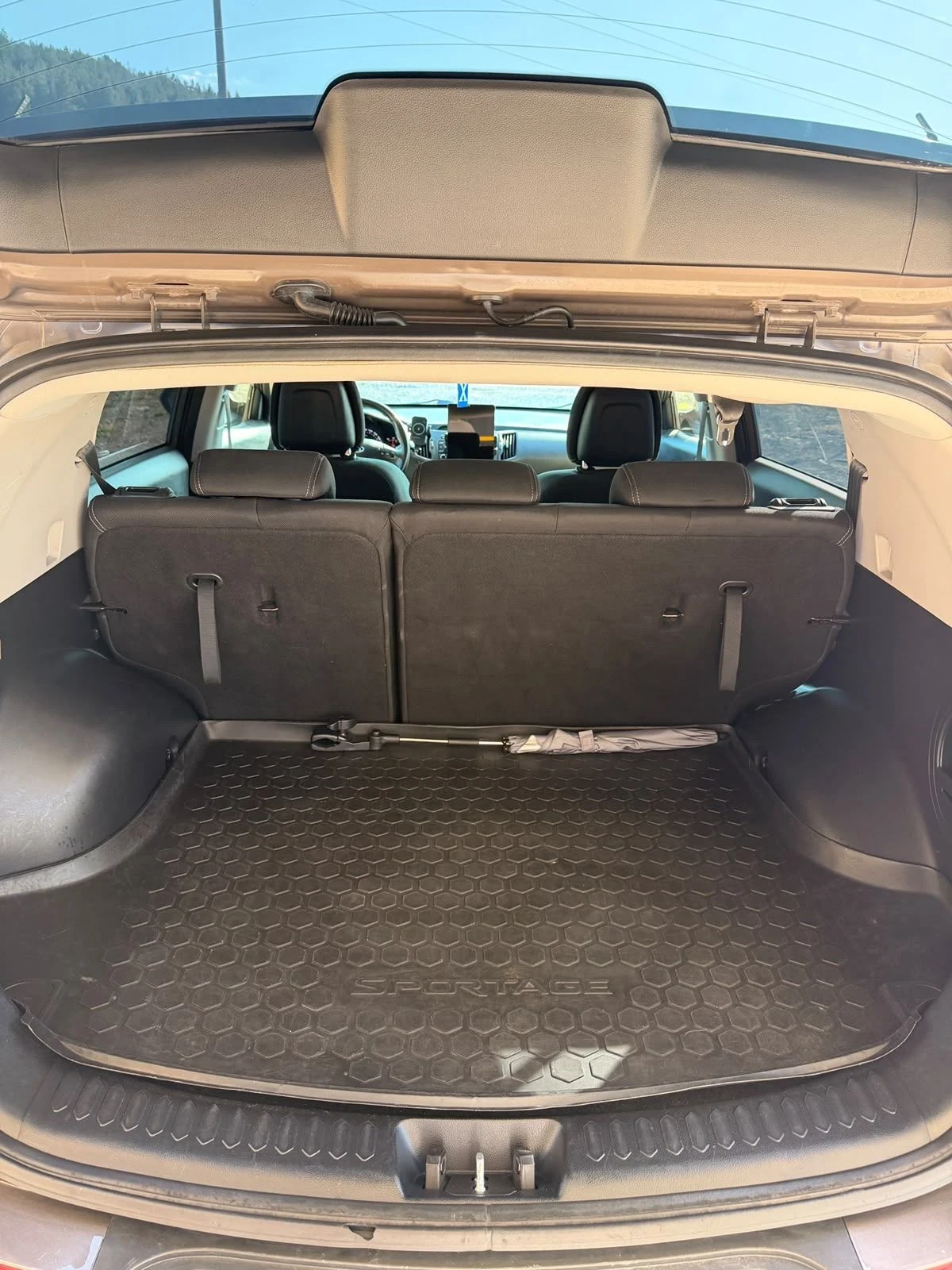 Kia Sportage, снимка 13 - Автомобили и джипове - 55645046