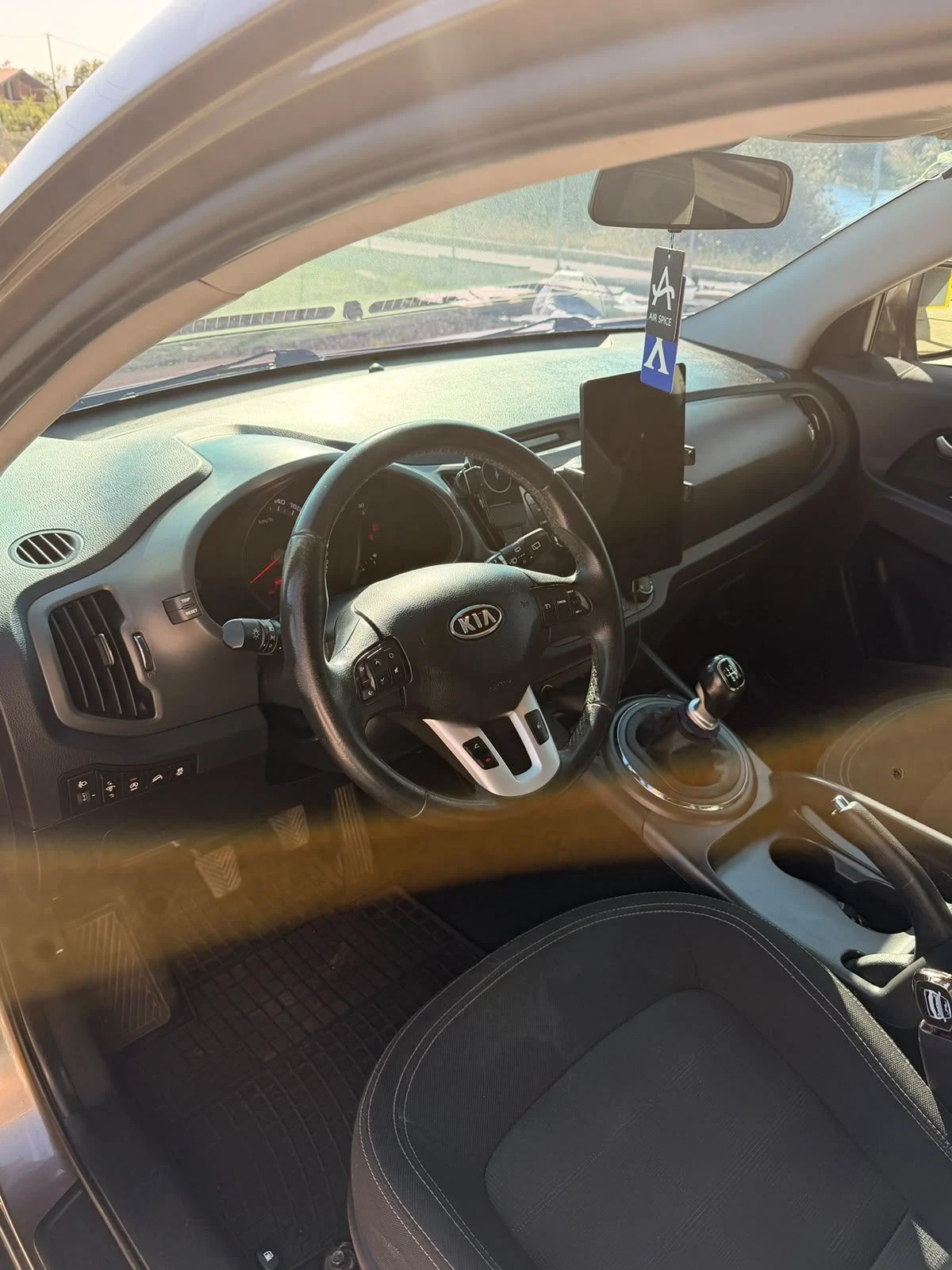Kia Sportage, снимка 6 - Автомобили и джипове - 55645046