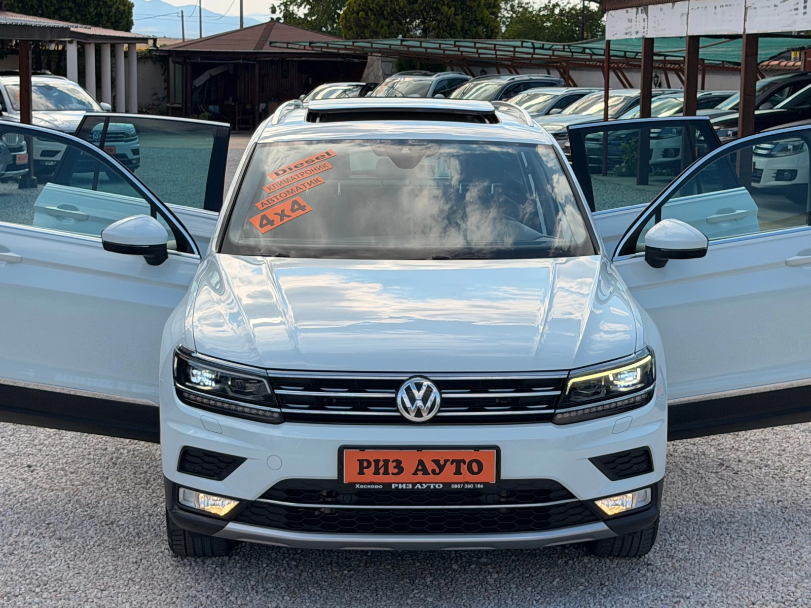 VW Tiguan 2.0TDI* 100%km* FULL* NAVI* PANORAMA* LIZING, снимка 2 - Автомобили и джипове - 55229376