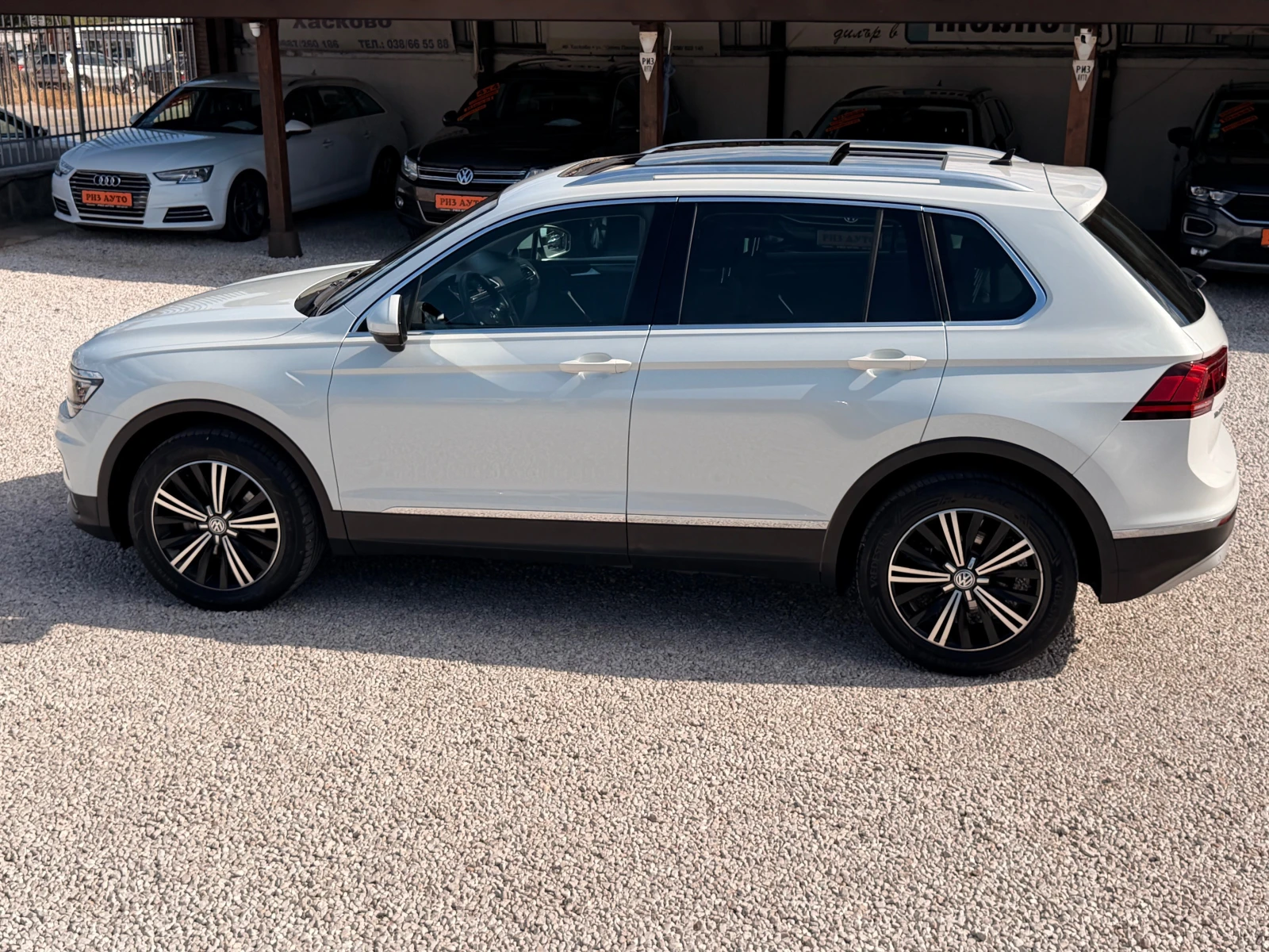 VW Tiguan 2.0TDI* 100%km* FULL* NAVI* PANORAMA* LIZING, снимка 12 - Автомобили и джипове - 55229376