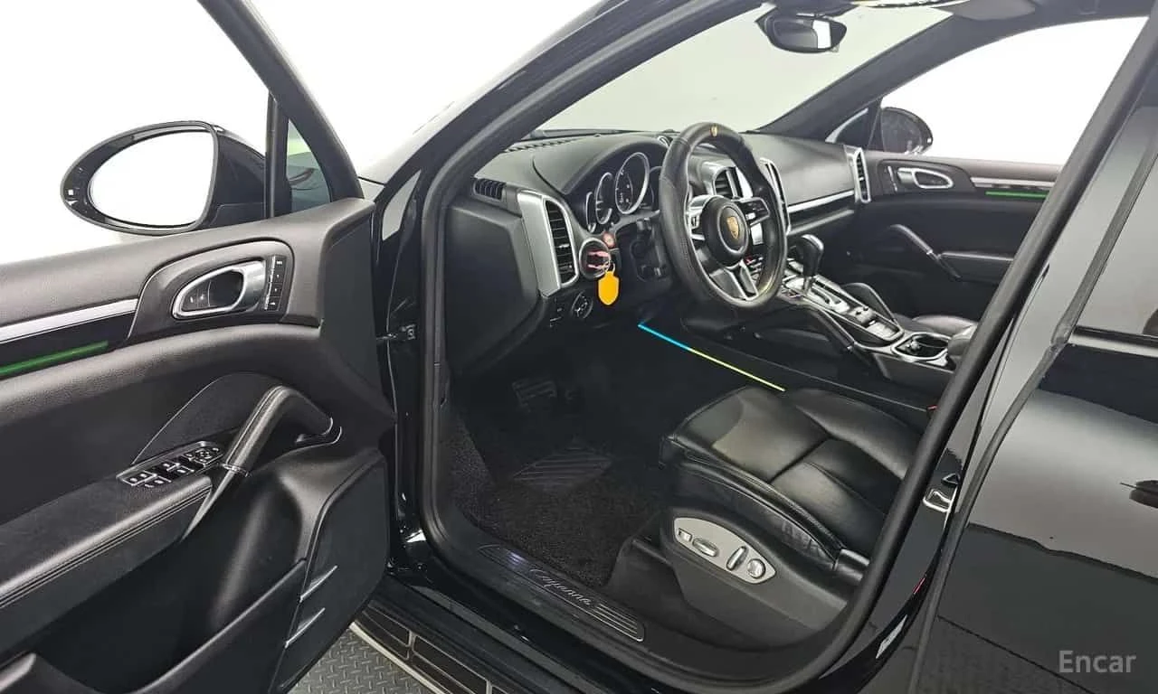 Porsche Cayenne 3.0 Diesel, снимка 10 - Автомобили и джипове - 55654077