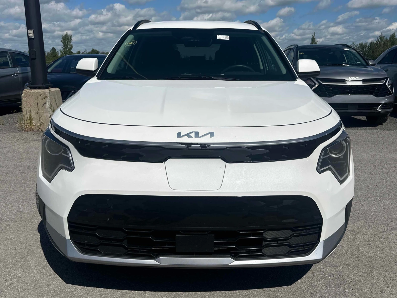 Kia Niro | CARFAX | АВТОКРЕДИТ БЕЗ ПЪРВОНАЧАЛНА ВНОСКА, снимка 2 - Автомобили и джипове - 55892598