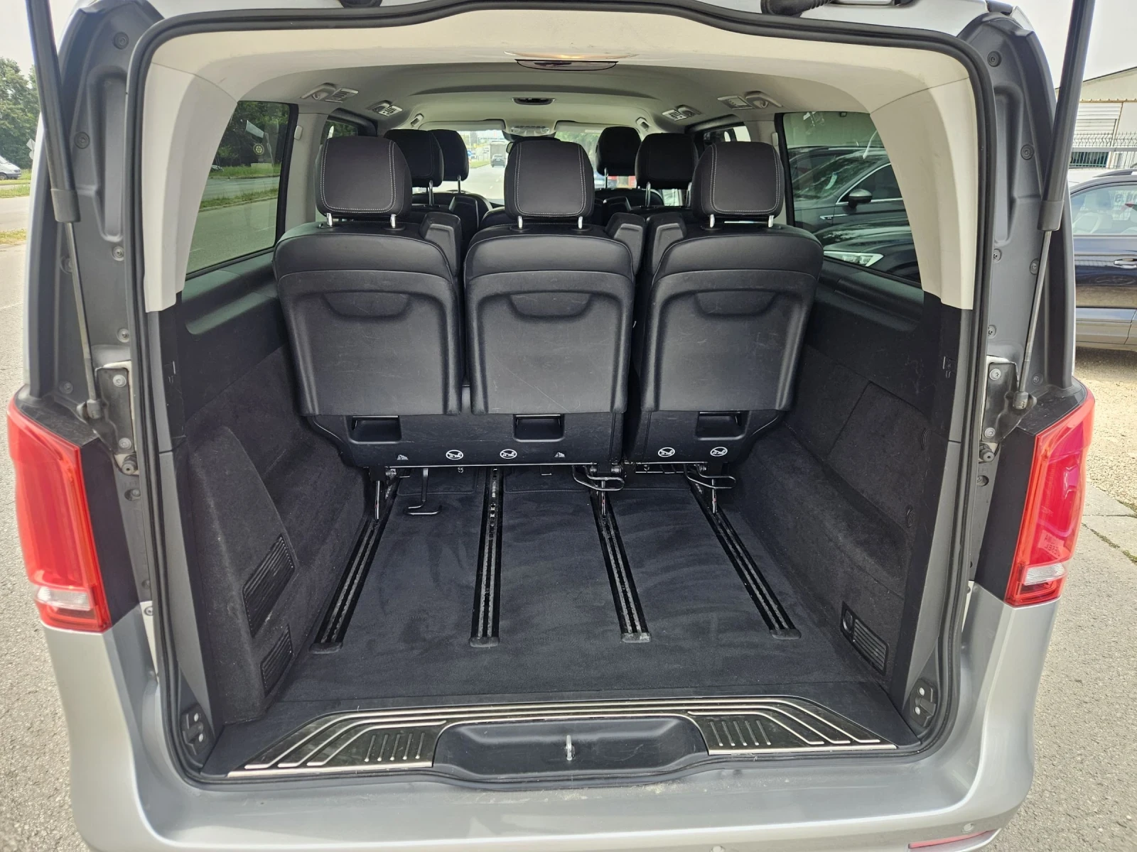 Mercedes-Benz V 250 2.5 cdi  190 k.c. , снимка 16 - Бусове и автобуси - 55359693