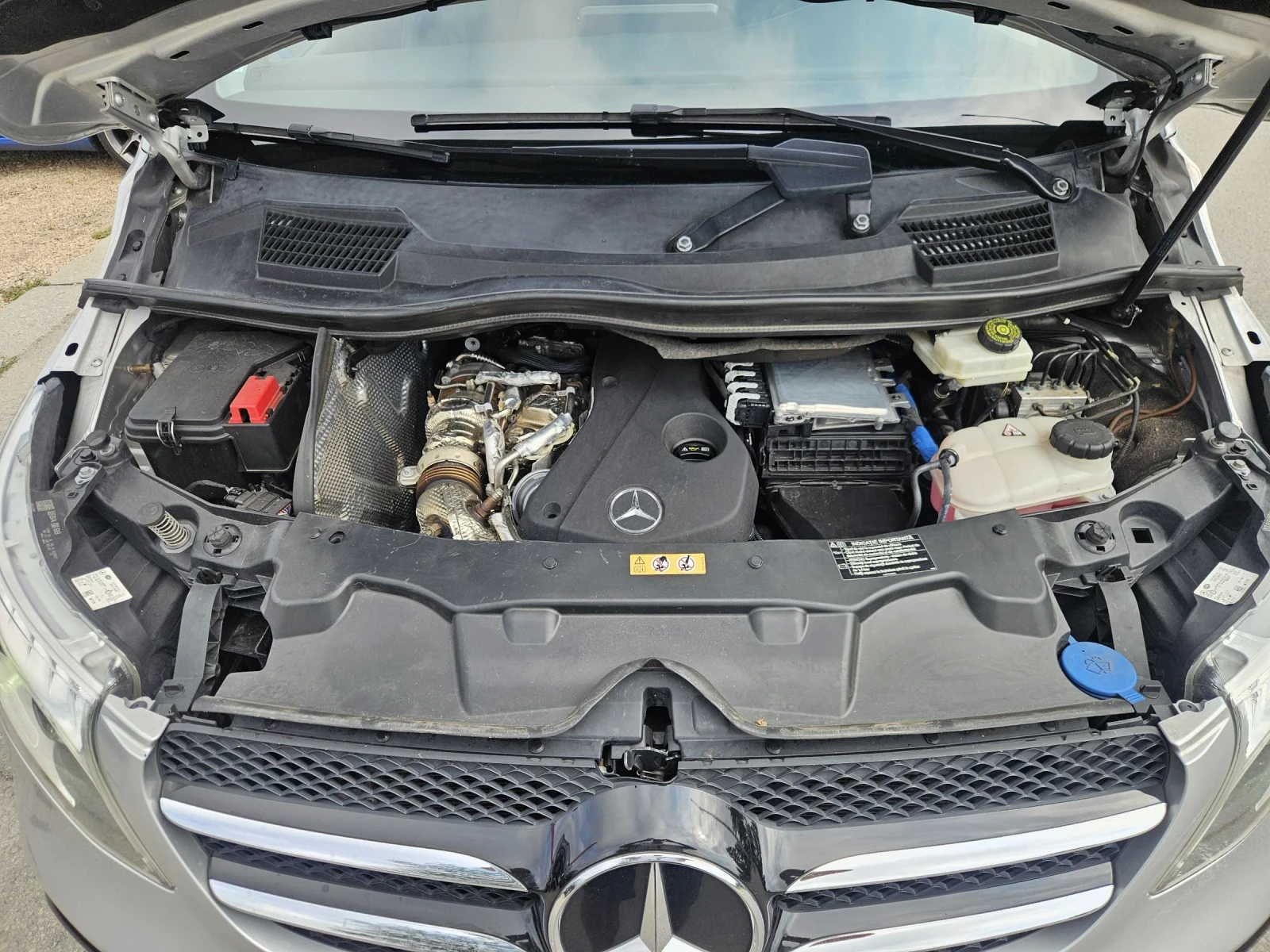 Mercedes-Benz V 250 2.5 cdi  190 k.c. , снимка 17 - Бусове и автобуси - 55359693