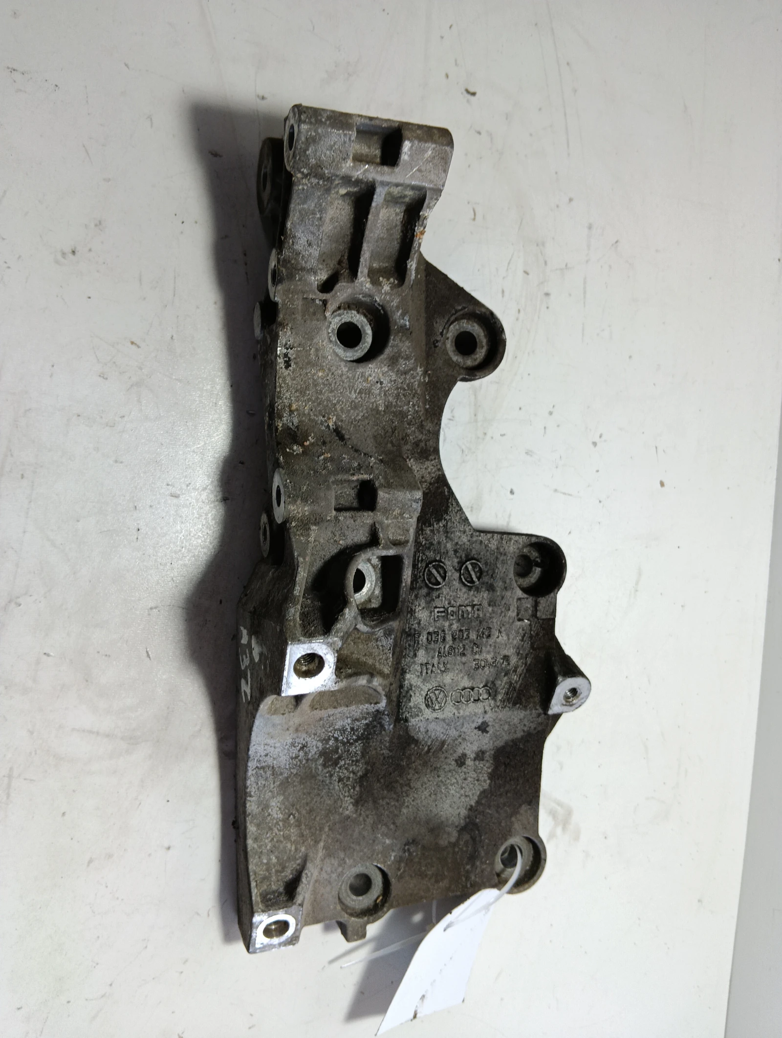 планка 2.0TDI 03G903143A Audi A3