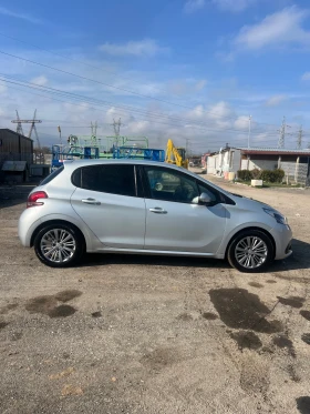 Peugeot 208, снимка 5