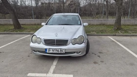 Mercedes-Benz 220, снимка 4