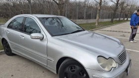 Mercedes-Benz 220, снимка 1