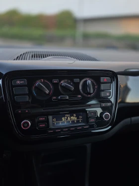 VW Up 1.0i ECO ОТЛИЧЕН, снимка 12