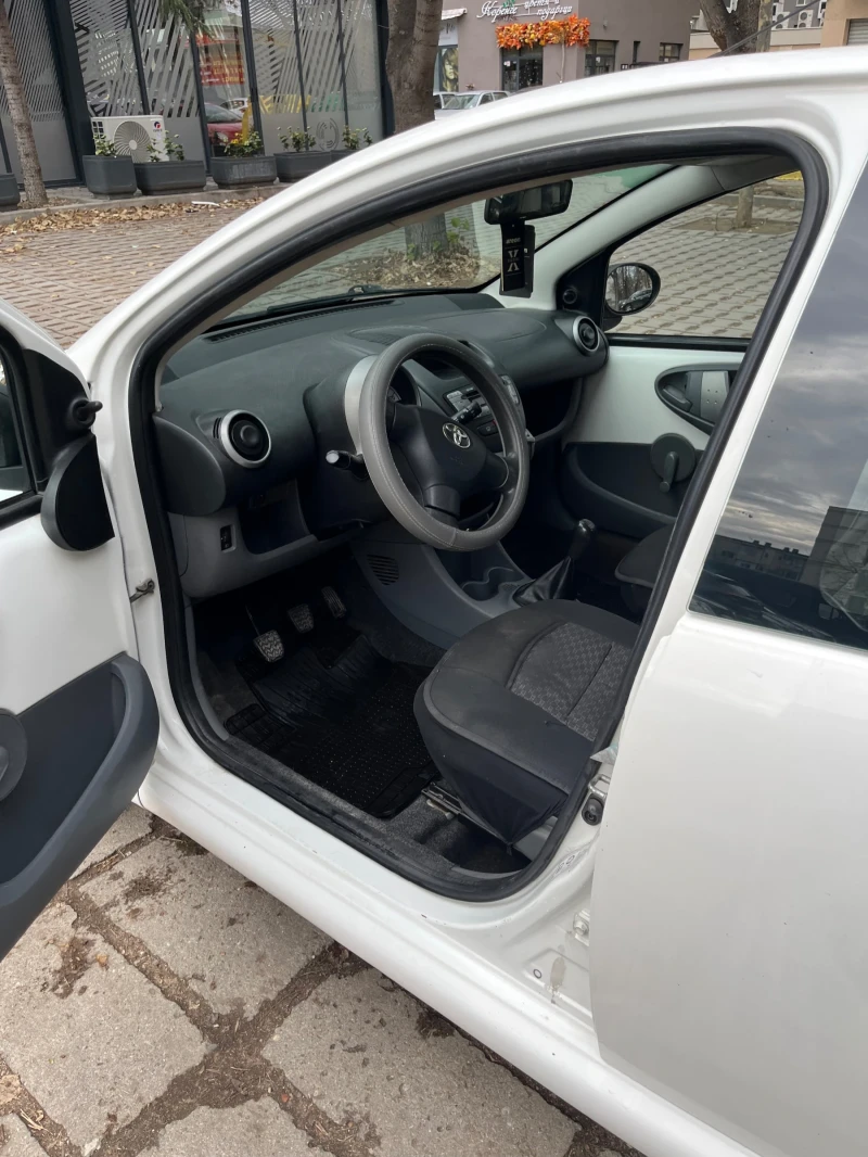 Toyota Aygo, снимка 6 - Автомобили и джипове - 48355213