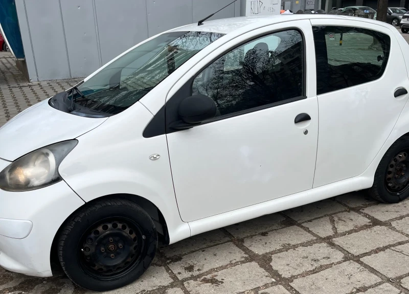 Toyota Aygo, снимка 1 - Автомобили и джипове - 48355213