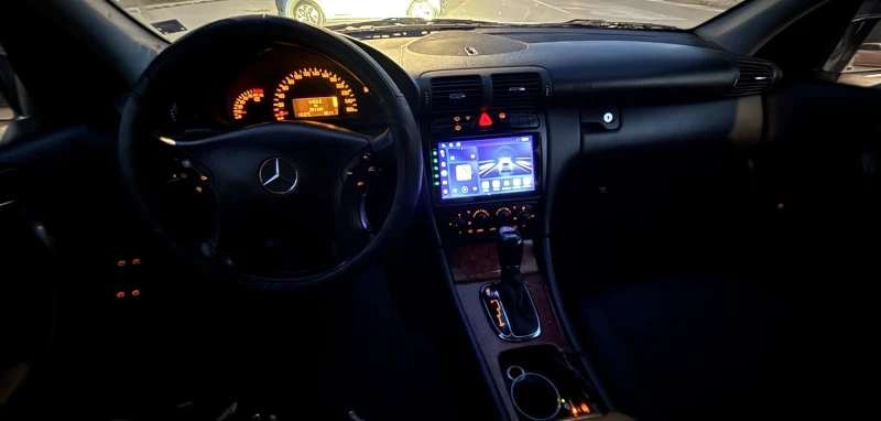 Mercedes-Benz C 200 Kompressor, снимка 11 - Автомобили и джипове - 49041446