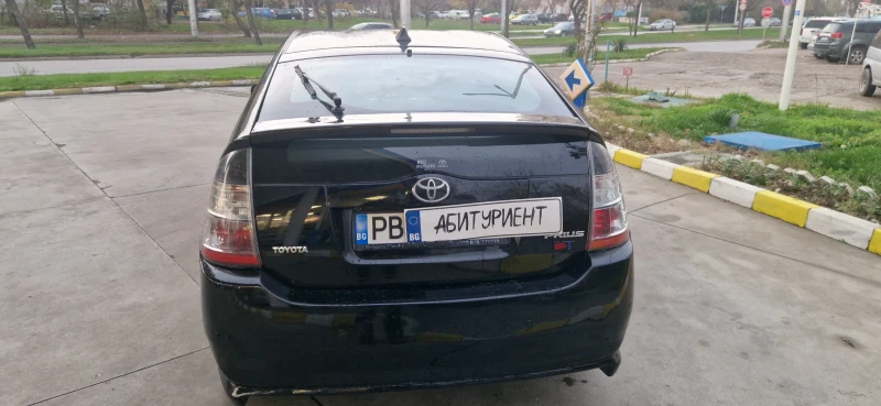 Toyota Prius, снимка 11 - Автомобили и джипове - 52568231