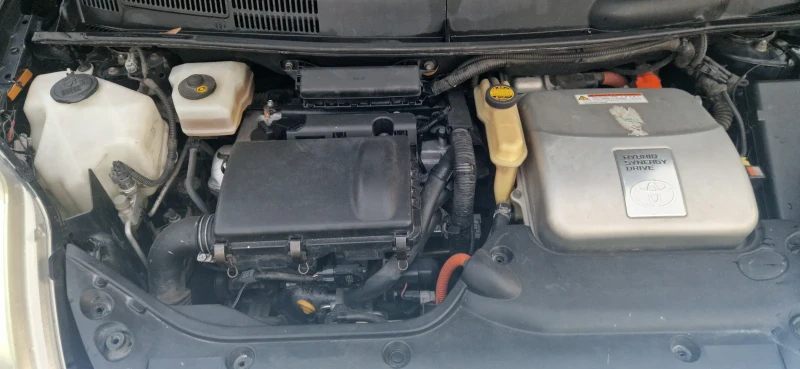 Toyota Prius, снимка 2 - Автомобили и джипове - 52568231