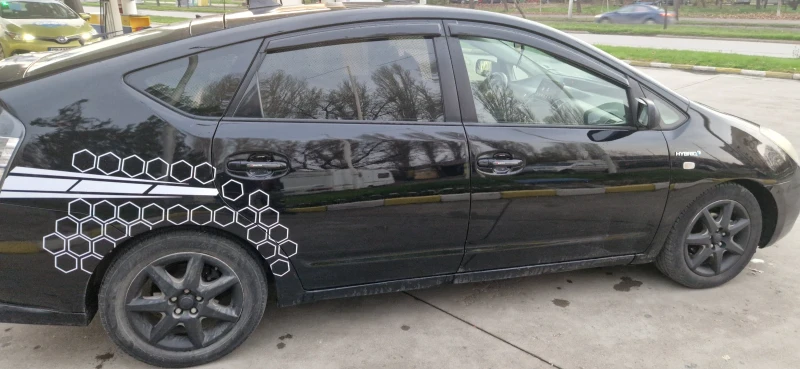 Toyota Prius, снимка 9 - Автомобили и джипове - 52568231