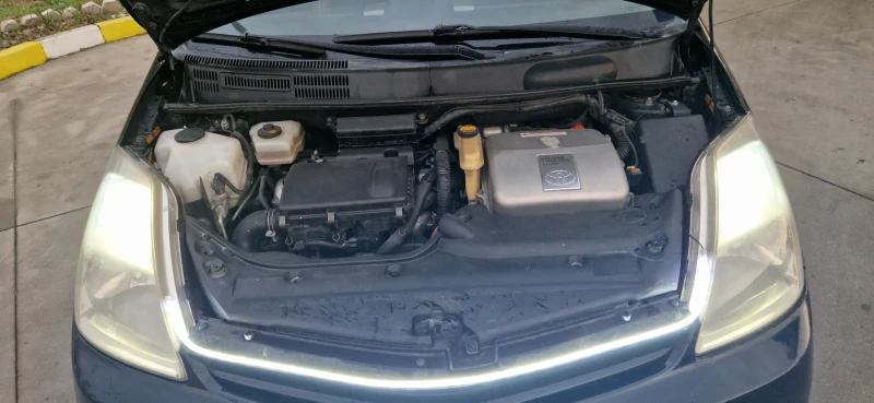 Toyota Prius, снимка 3 - Автомобили и джипове - 52568231