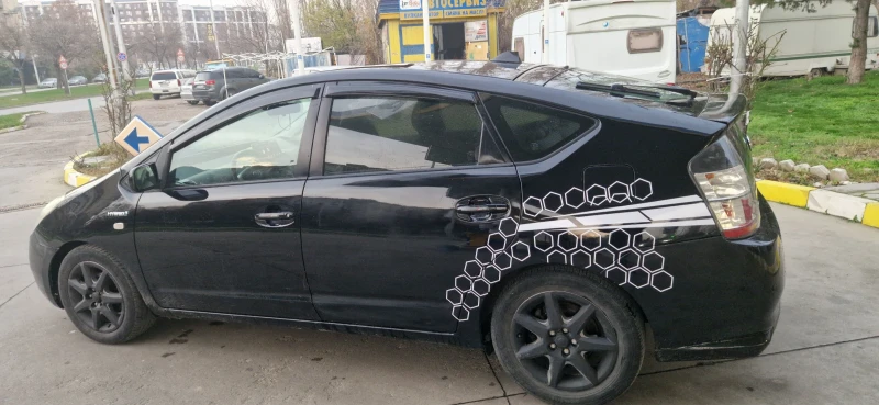 Toyota Prius, снимка 12 - Автомобили и джипове - 52568231