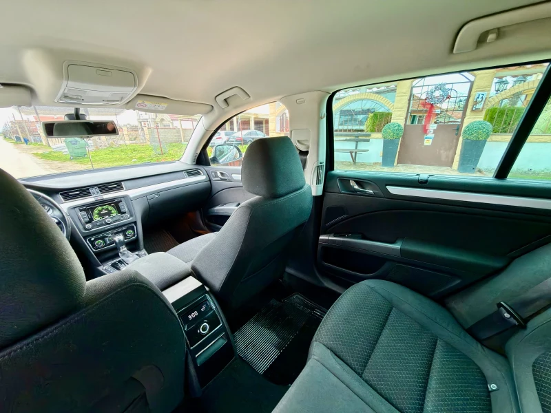 Skoda Superb 2.0TDI DSG нов внос ЦЕНА ДО КОЛЕДА, снимка 11 - Автомобили и джипове - 52827549