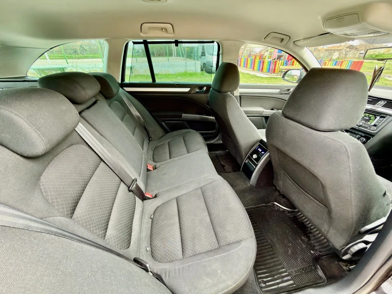 Skoda Superb 2.0TDI DSG нов внос ЦЕНА ДО КОЛЕДА, снимка 15 - Автомобили и джипове - 52827549