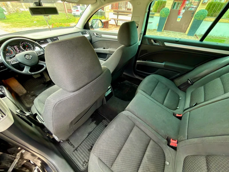 Skoda Superb 2.0TDI DSG нов внос ЦЕНА ДО КОЛЕДА, снимка 14 - Автомобили и джипове - 52827549