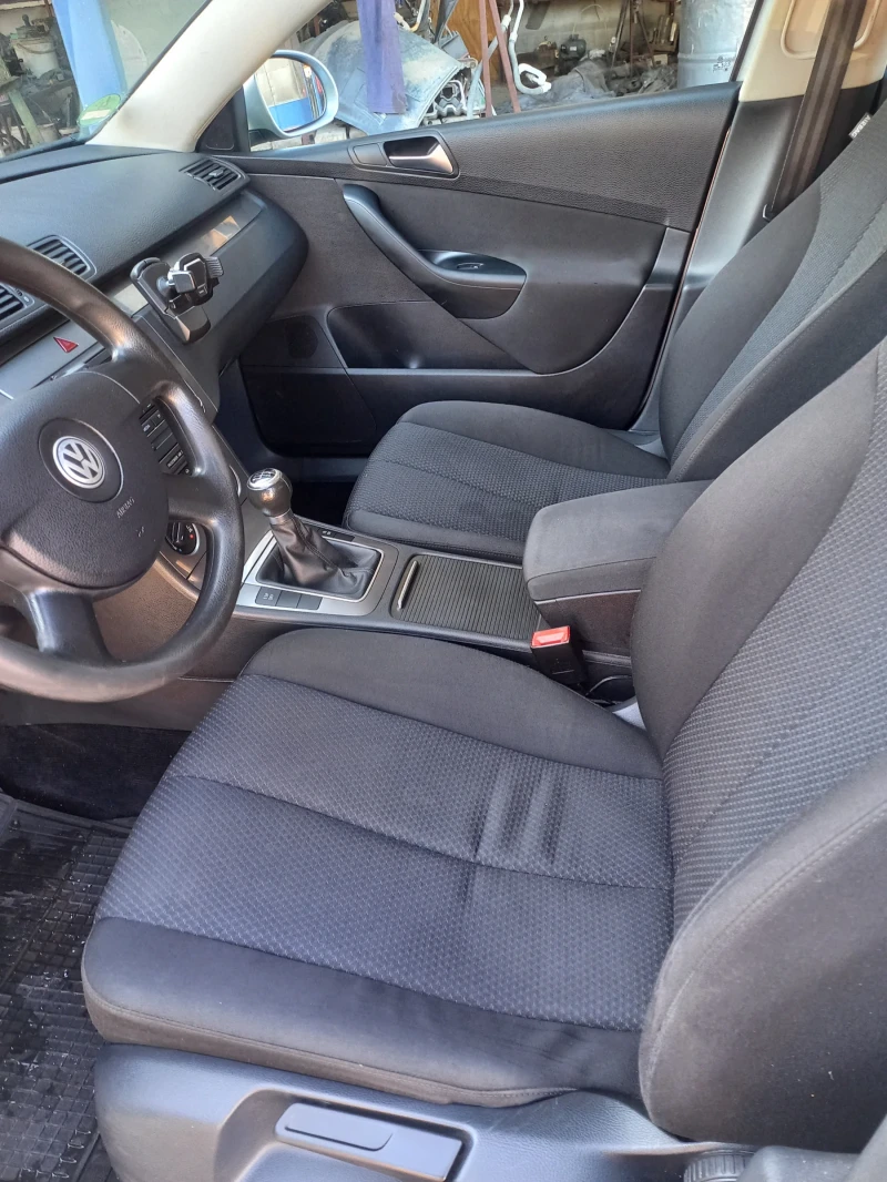VW Passat 2.0 blue motion , снимка 10 - Автомобили и джипове - 52751412
