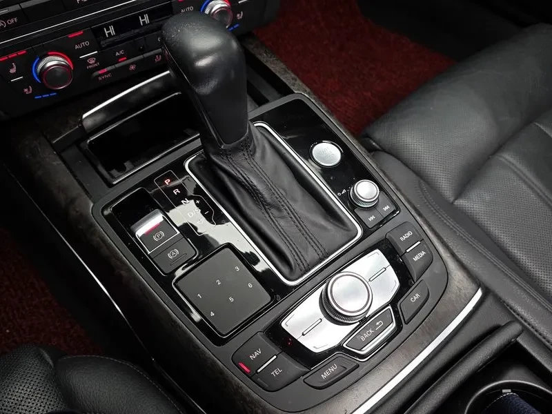 Audi A6 2.0 TDI, снимка 9 - Автомобили и джипове - 55058597