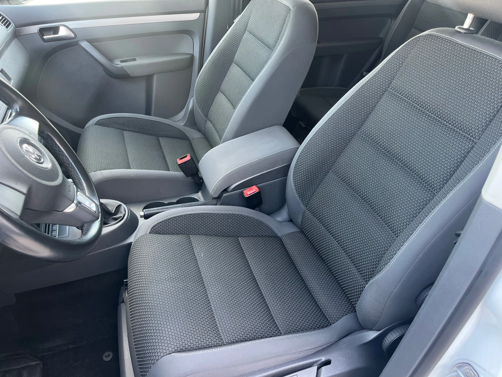 VW Touran 1.6ТДИ - изображение 9