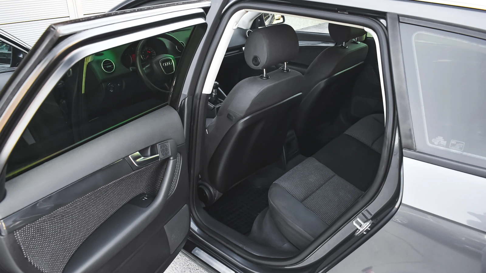 Audi A3 Sportback 2.0 TDI 16V - изображение 9