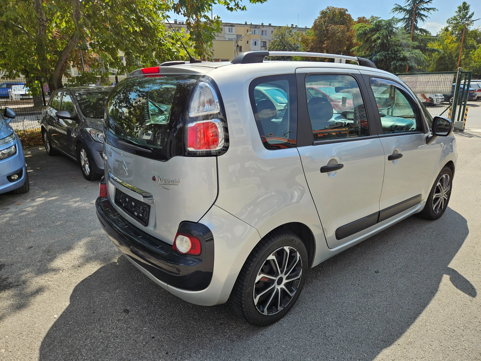Citroen C3 Picasso 1.4 95кс - изображение 7
