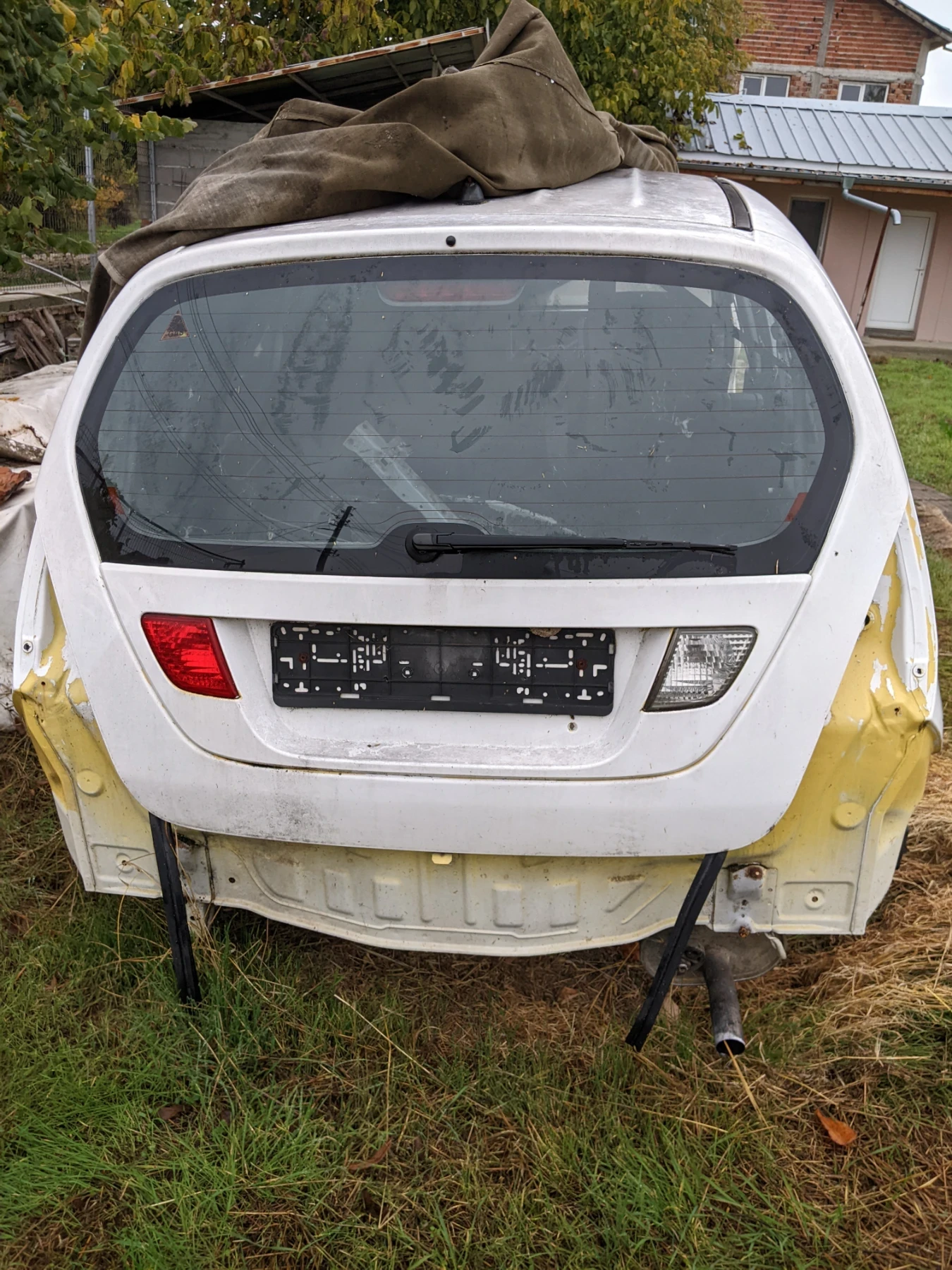 Suzuki Liana  1, 6   | Mobile.bg   3