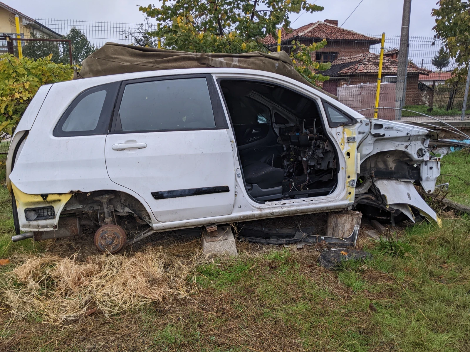 Suzuki Liana  1, 6   | Mobile.bg   2