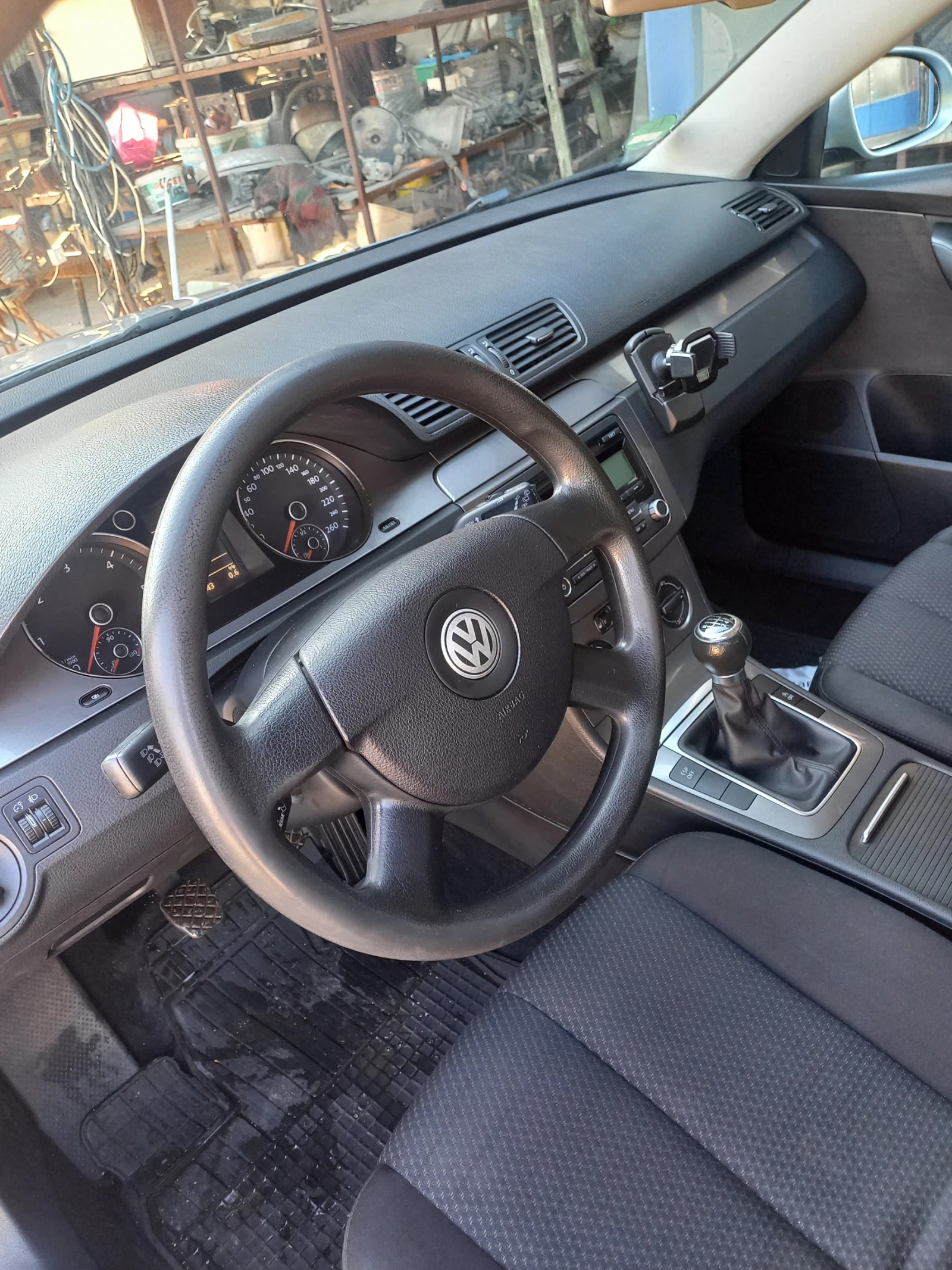 VW Passat 2.0 blue motion  - изображение 8