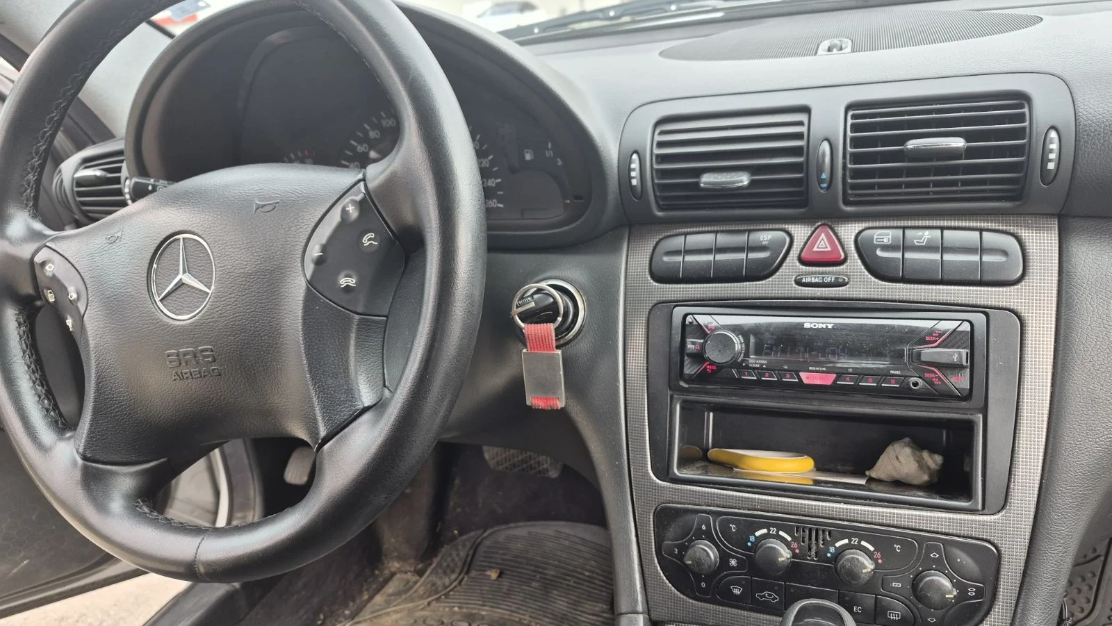 Mercedes-Benz 220, снимка 8 - Автомобили и джипове - 53830292