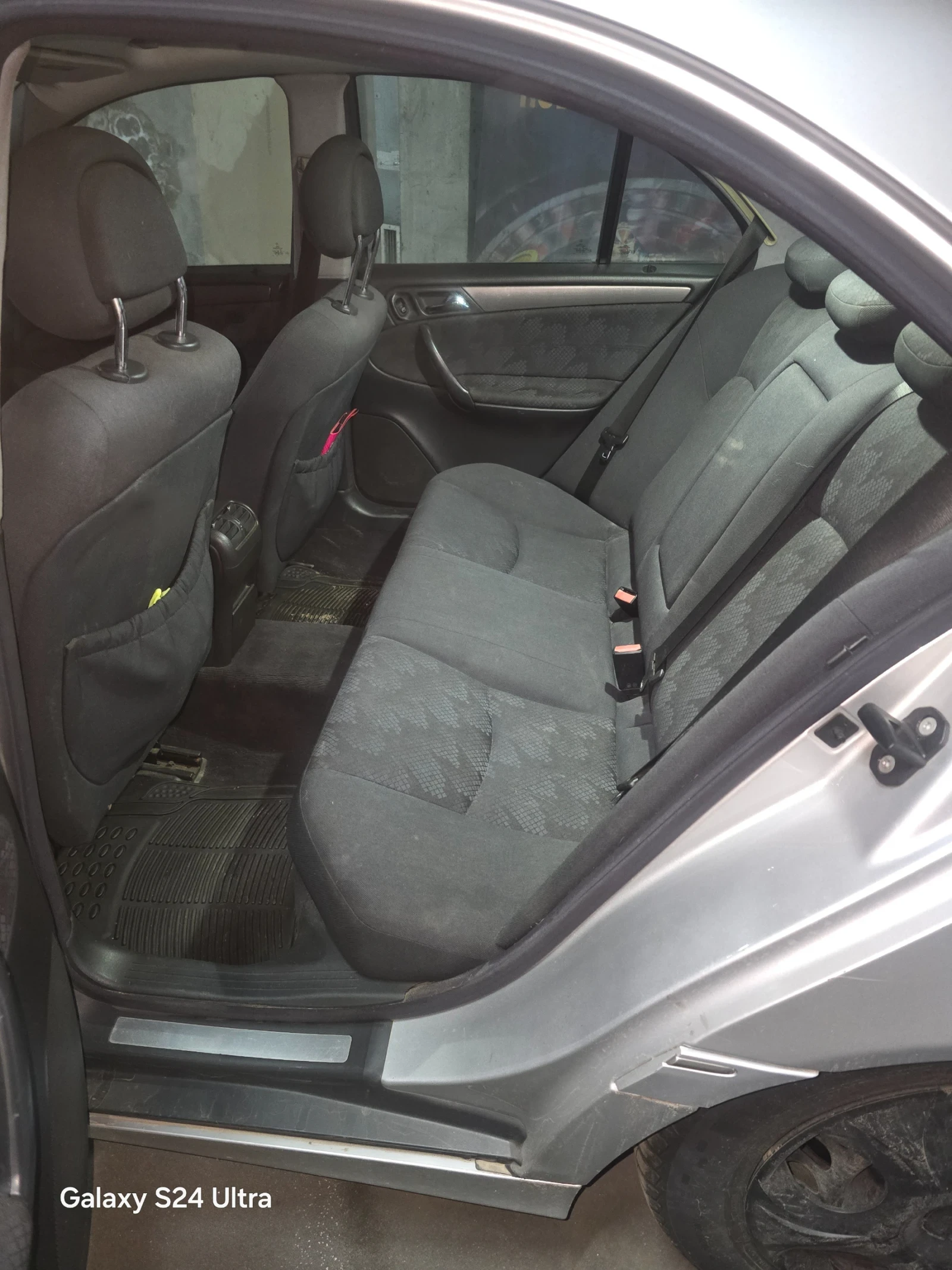 Mercedes-Benz 220, снимка 10 - Автомобили и джипове - 53830292