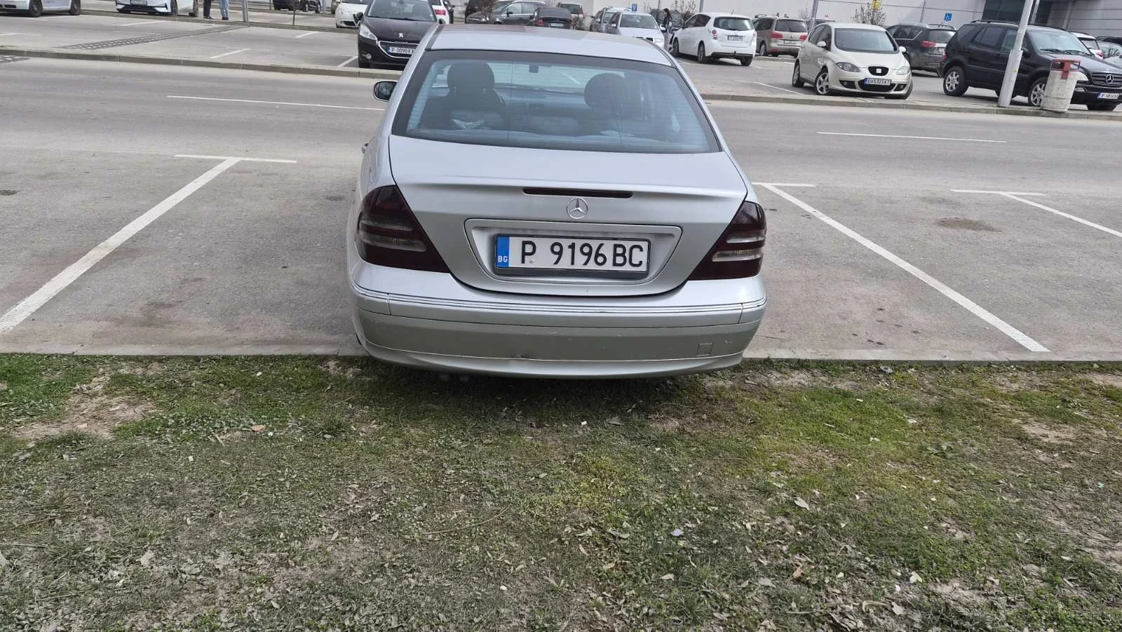 Mercedes-Benz 220, снимка 2 - Автомобили и джипове - 53830292